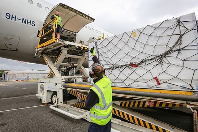 Air France-KLM orders new Airbus freighter, passenger aircraft